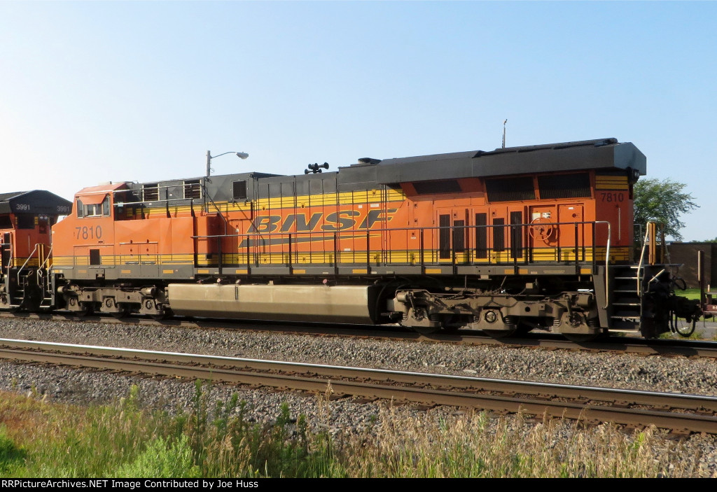 BNSF 7810